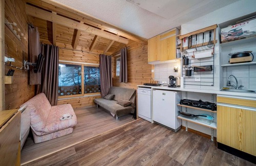 Allos Apartment | Apartment in French Alps near Ski Resort