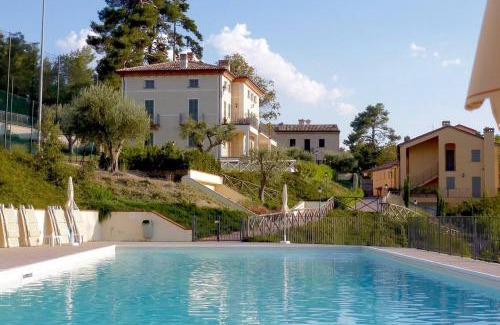 Bargni House | Apartment in historic villa with pool and Tennis