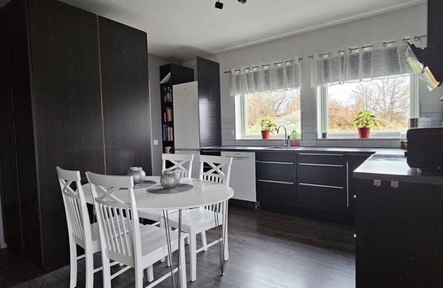 Hoviksnas Apartment | Apartment in Höviksnäs, 300 m from the sea with a view of the Tjörn Bridge | SE09112