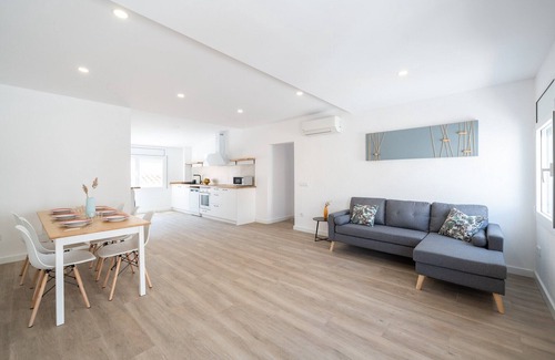 L'Escala Apartment | Apartment in L’Escala near Las Barcas Beach