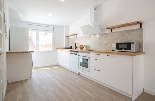 L'Escala Apartment | Apartment in L’Escala near Las Barcas Beach