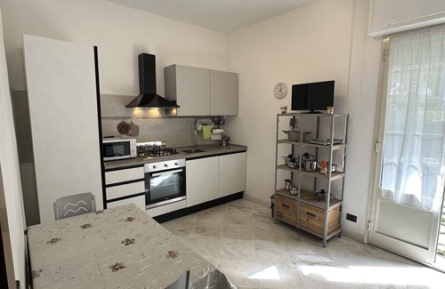 Marina di Massa Apartment | Apartment in Marina Di Massa with 1 bedrooms sleeps 3