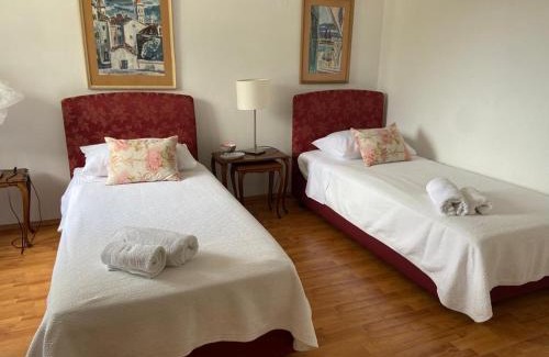 Maslinica Apartment | Apartment in Maslinica 70m from the sea