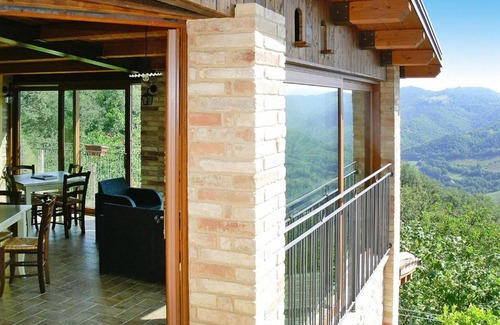 Montefortino Apartment | Apartment in Montefortino with communal pool
