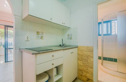 Dafnata Apartment | Apartment in Mpenitses with Sea Views & Pool