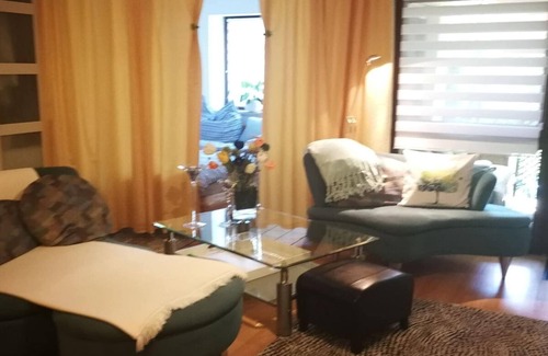 Neusass Old Town House | Apartment in Neusäß with Barbecue and Wifi