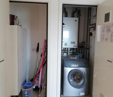 Newbury Apartment | Apartment in Newbury Parkway Centre