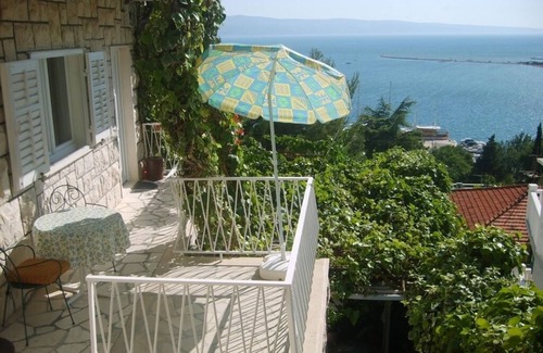 Borak Apartment | Apartment in Omiš with Seaview, Balcony, Air condition, WIFI (161-1)