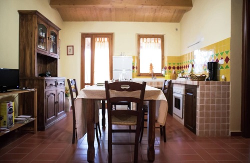 Paciano House | Apartment in Paciano with Pool and Scenic Views