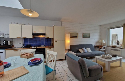 Plougasnou Apartment | Apartment in Plougasnou near Sandy Beach