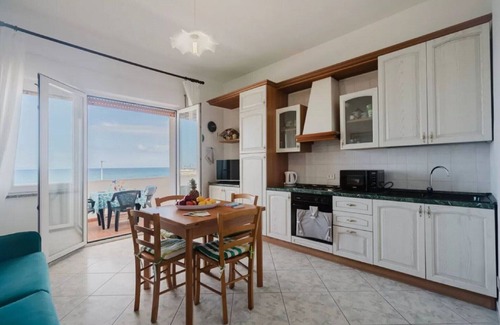 Porto Torres Apartment | Apartment in Porto Torres with Private Terrace