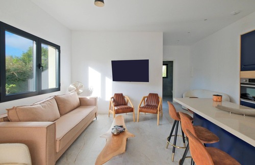 Carsac-de-Gurson Apartment | Apartment in Residence 'Carsac 1' with Shared Pool, Shared Terrace and Shared Garden