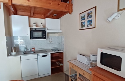 Esquieze-Sere Apartment | Apartment in residence with pool, near all amenities