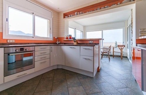 El Mas Fumats Apartment | Apartment in Roses with Private Pool & Garden