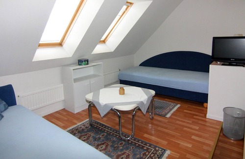 Metelsdorf Apartment | Apartment in Schultenbrook with garden