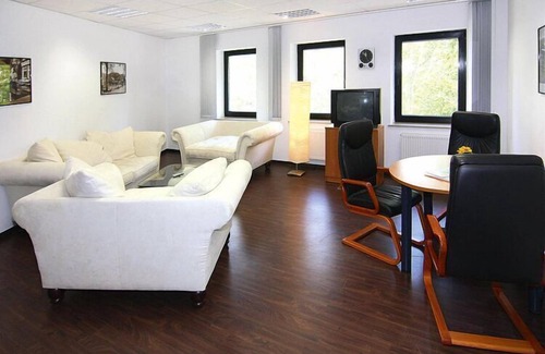 Raben Steinfeld Apartment | Apartment in Schwerin with a bike store