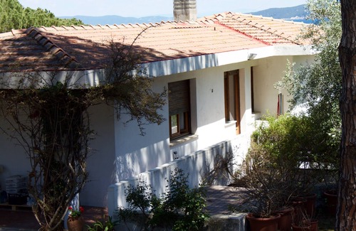 Portoferraio Villa | Apartment in semi-detached villa 50m from two beaches (Capobianco, Padulella)