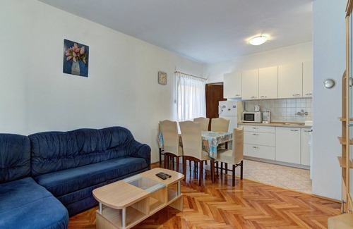 Senj Apartment | Apartment in Senj with Sea Views & BBQ