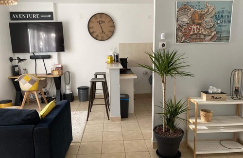 Vieux Malakoff Apartment | Apartment in the center of town, view of the Jardin des Plantes, with secure parking.