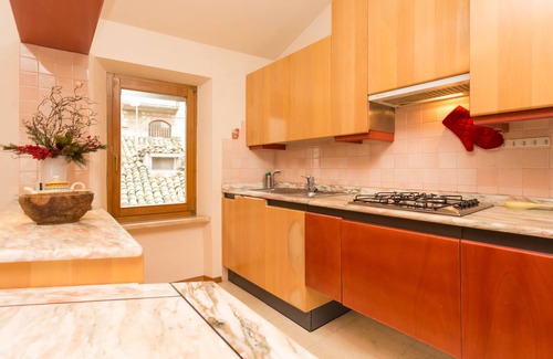 Assisi Apartment | Apartment in the center of Assisi - large rooftop terrace and fabulous views