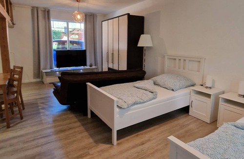 Hatzfeld Apartment | Apartment in the yard of a historic mill