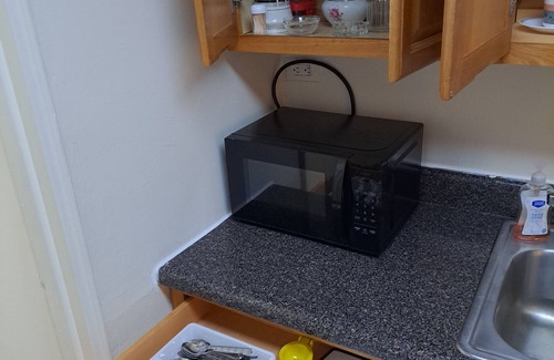 Queens Apartment | Apartment in the Heart of Woodside