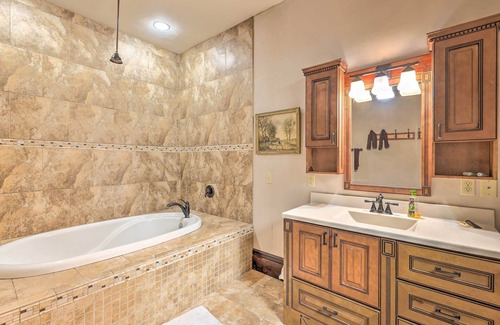 Yankton Apartment | Apartment in the Heart of Yankton - Pets Welcome!