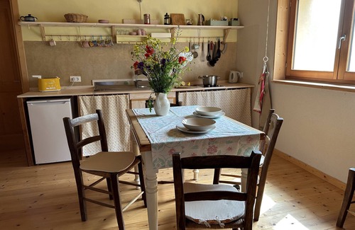 Barchi Apartment | Apartment in the newly built straw bale house Valle delle Rose -