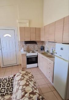 Nea Playia Apartment | Apartment in the village