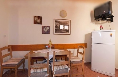 Tucepi Apartment | Apartment in Tučepi with Terrace, Air condition, WIFI (3674-2)
