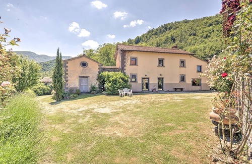 San Godenzo House | Apartment in Tuscany with Secret Garden