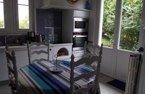 Ciboure Apartment | Apartment in villa in residential and quiet area, near the beach, center city and shops.,