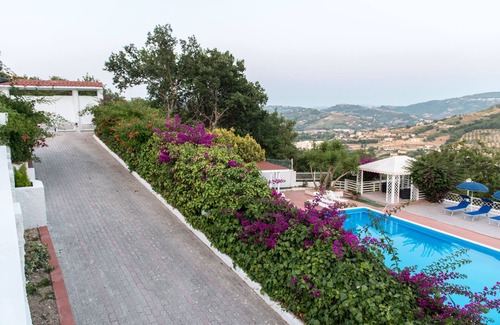 Agropoli Apartment | APARTMENT IN VILLA WITH POOL