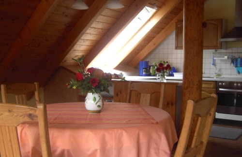 Moos Apartment | Apartment 'Ingeborg Schmitz' with Balcony and Wi-Fi