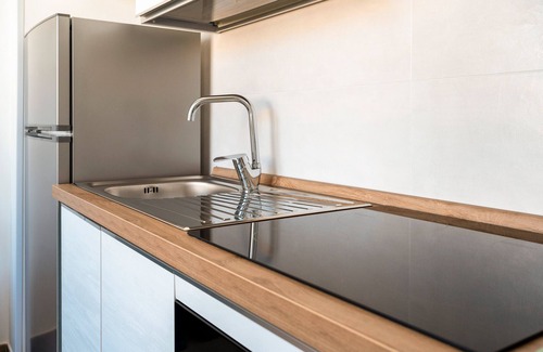 Castri di Lecce Apartment | Apartment 'Ingrosso Suites - Green' with Private Terrace, Wi-Fi and Air Conditioning