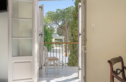 Massouri Apartment | Apartment 'Ismini Side Sea View' with Shared Garden, Wi-Fi and Air Conditioning