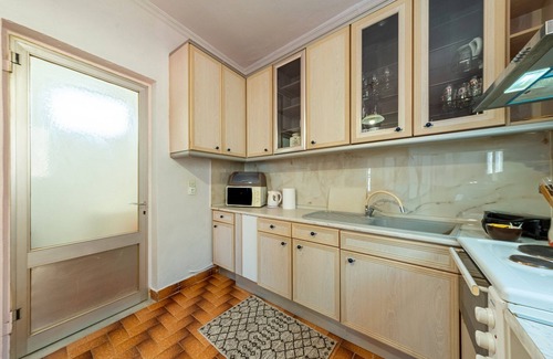 Kavos Apartment | Apartment 'Ismini' with Shared Pool, Wi-Fi and Air Conditioning