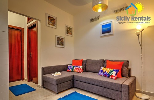 Isola delle Femmine Apartment | Apartment just steps from the beautiful beach of Isola delle females