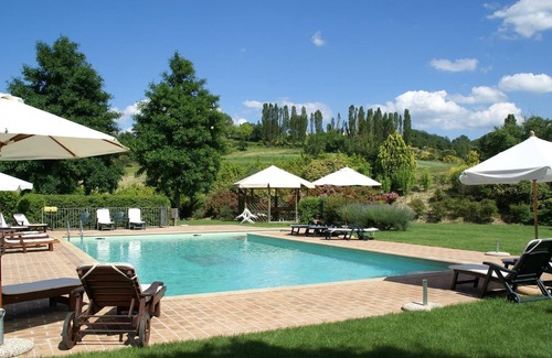Montone Apartment | Apartment in Montone with Pool & Garden