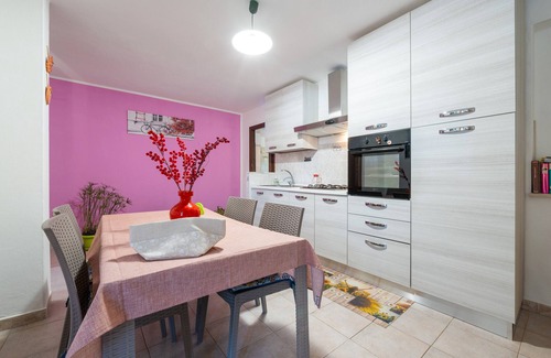 San Giovanni Suergiu Apartment | Apartment 'Nonna Tere' with Private Garden and Air Conditioning