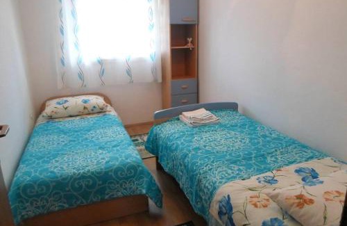 Kastel Stari Apartment | Apartment Ivana with pool and parking