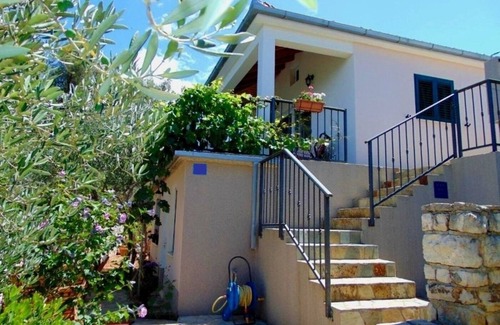 Cove Donja Krusica (Donje selo) Apartment | Apartment Jagoda - next to the sea: SA1(2) - Cove Donja Krusica (Donje selo), Island Solta,
