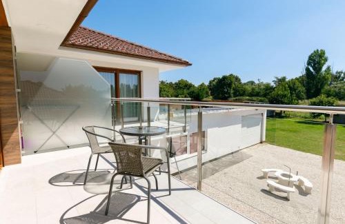 Balatonszarszo Apartment | Apartment Johann 2 by Interhome