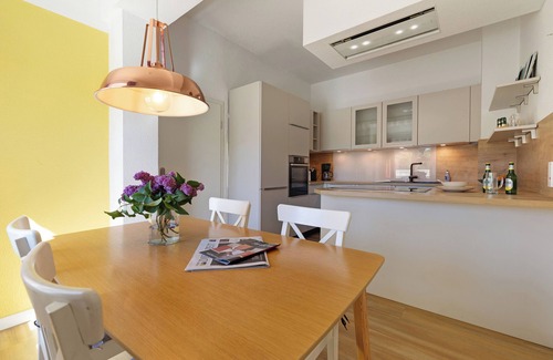 Jever Apartment | Apartment 'K4 Mit Gartenblick' with Private Terrace, Shared Garden and Wi-Fi