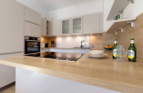 Jever Apartment | Apartment 'K4 Mit Gartenblick' with Private Terrace, Shared Garden and Wi-Fi