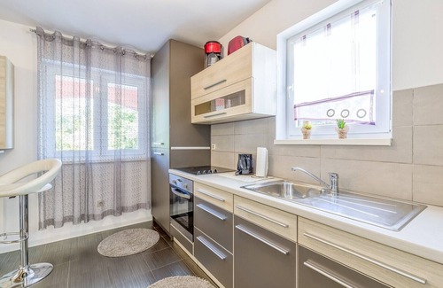Cancini Apartment | Apartment Kardumovic No.1 Purple on Ground Floor