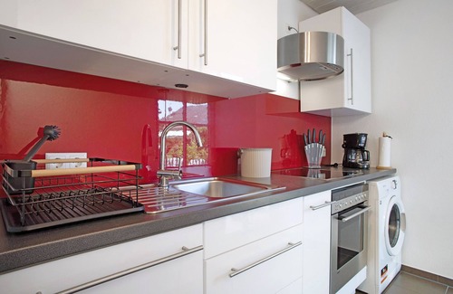 Eriskirch Apartment | Apartment 'Karlotta' with Private Terrace and Wi-Fi