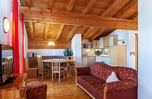Gattererberg Apartment | Apartment "Kellerjoch" with Mountain View, Wi-Fi & Balcony