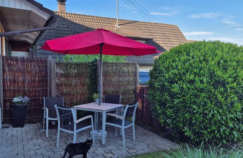 Mundingen Apartment | Apartment 'Kleine Pause' with Private Terrace, Private Garden and Wi-Fi