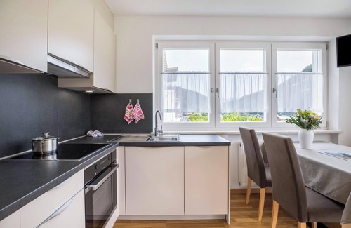 Perca Apartment | Apartment 'Kronsun Harmonie' with Mountain View, Shared Garden and Wi-Fi